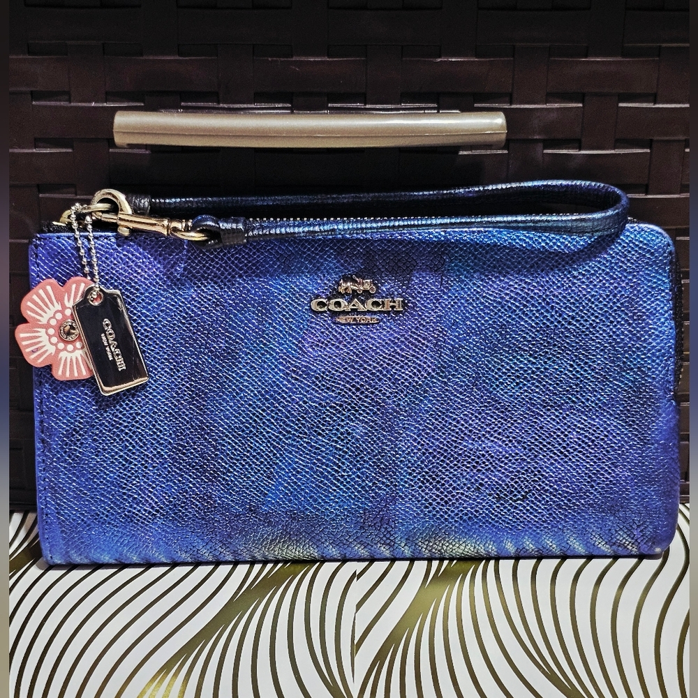 Coach Iridescent Blue Multi Corner Zip Wallet Wristlet 52549 + Charms Floral 💕